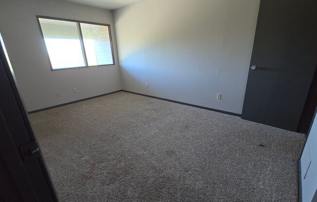 2 beds, 1 bath, 747 sqft, $875, Unit Unit 9