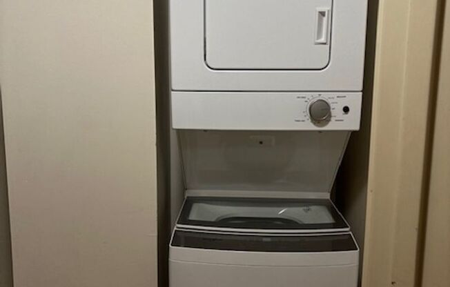 1 bed, 1 bath, 630 sqft, $1,350, Unit 914