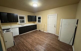 3 beds, 1 bath, $1,000