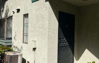 Large 2 Bedroom, 2 Bath Condo with 2 Parking and Community Pool