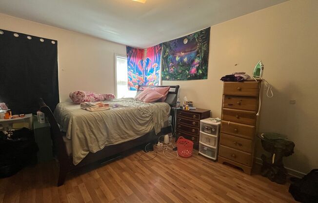 2 beds, 1 bath, $1,295, Unit 2