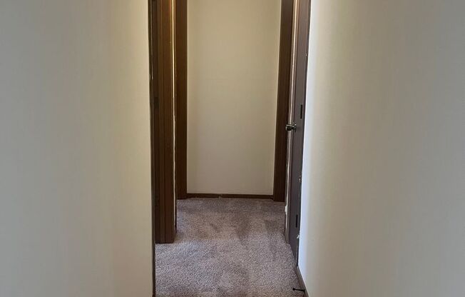 2 beds, 1 bath, 965 sqft, $1,605, Unit 7601CA