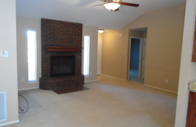 3 beds, 2 baths, $1,495