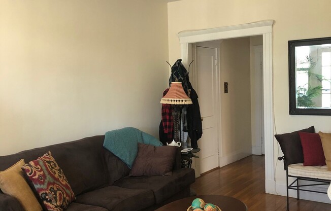 15 MELVIN AVE
