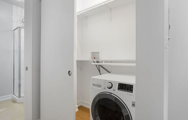 Studio, 1 bath, 245 sqft, $1,475, Unit 401