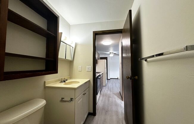 1 bed, 1 bath, 420 sqft, $795, Unit Apt. 2