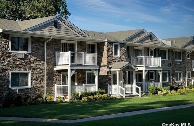 6 WILLIAMS BLVD