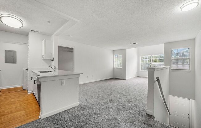 3 beds, 2 baths, 1,260 sqft, $1,513, Unit 3482-03