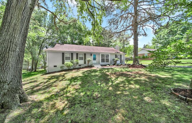Wonderful Home Near Downtown Matthews!