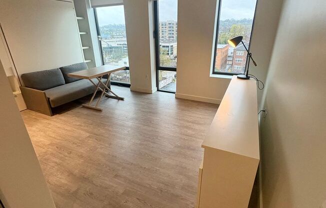 Studio, 1 bath, 361 sqft, $1,993, Unit 520