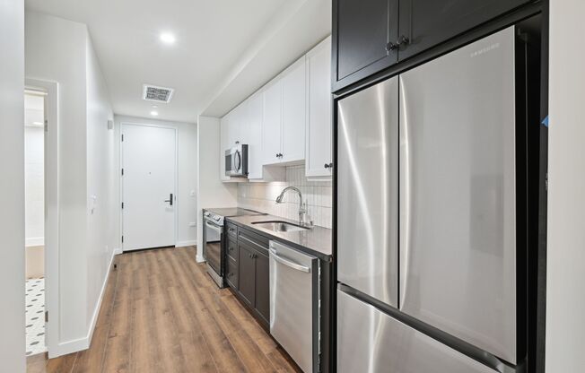 Studio, 1 bath, 675 sqft, $2,400, Unit 611