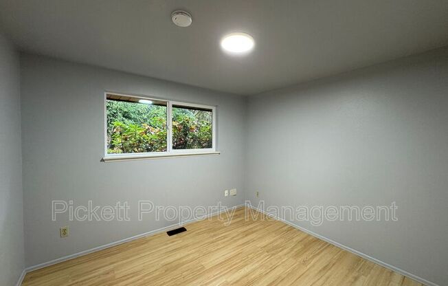 3100 ARMSTRONG LN NE