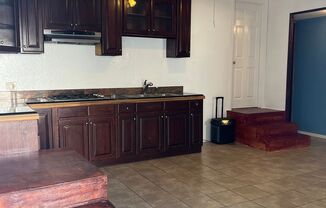 2 beds, 1 bath, $2,395