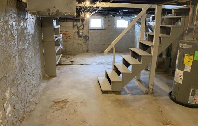 3 beds, 1 bath, 1,152 sqft, $1,550