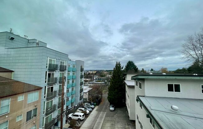 Studio, 1 bath, 275 sqft, $1,350, Unit 504