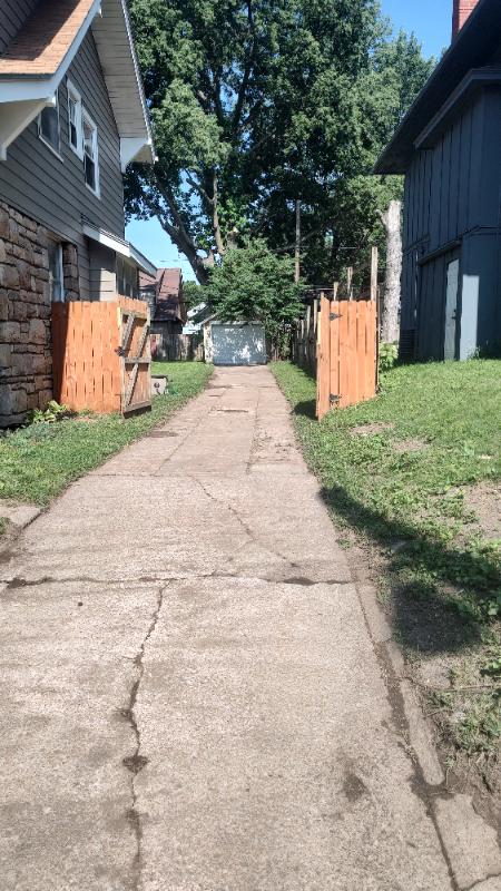 125 N CHELSEA AVE