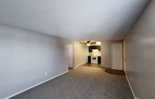 2 beds, 1 bath, 710 sqft, $1,100, Unit HH340