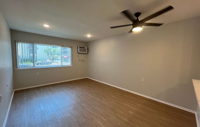 1 bed, 1 bath, 695 sqft, $1,698, Unit 103