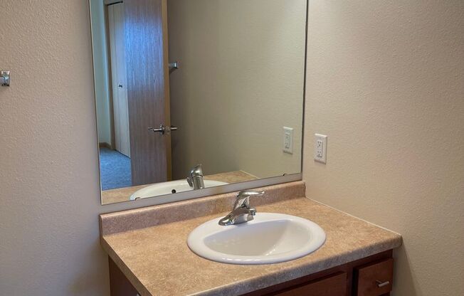 3 beds, 2 baths, 1,170 sqft, $1,355, Unit 5100-311
