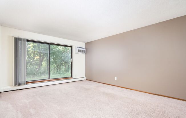 2 beds, 1 bath, 1,020 sqft, $1,395, Unit 295-203