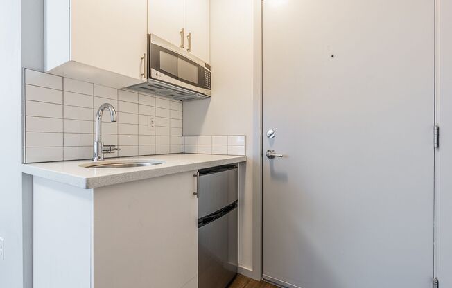 Studio, 1 bath, 245 sqft, $845, Unit F103