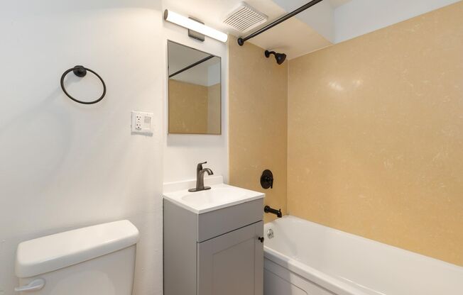 1 bed, 1 bath, 466 sqft, $1,470, Unit 041