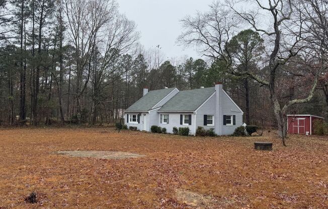 Cozy Bungalow in Varina on 1 acre