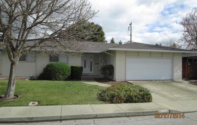 Spacious 4 bed 2 bath home in Fremont. Excellent Schools. Must see!
