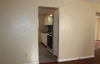 2 beds, 1 bath, $775