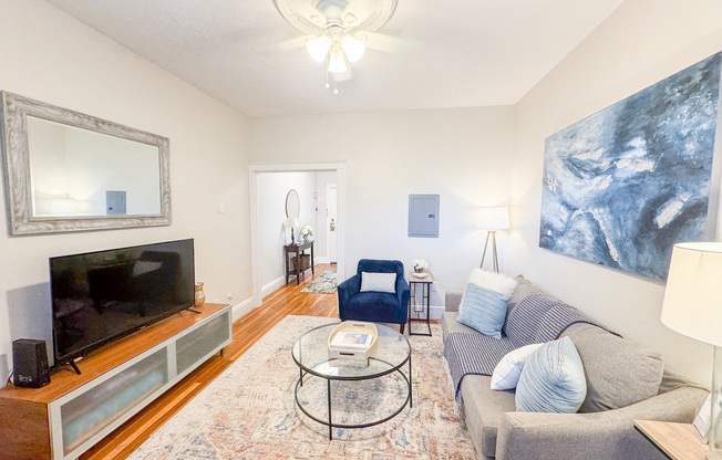 2 beds, 1 bath, 800 sqft, $5,000, Unit 12