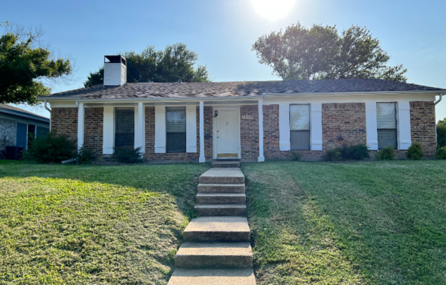 1505 LARCHMONT DR