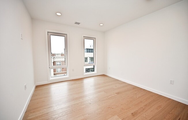 2 beds, 2 baths, 898 sqft, $4,300, Unit 303