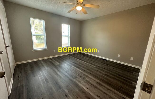 2 beds, 1.5 baths, 1,018 sqft, $850, Unit 17