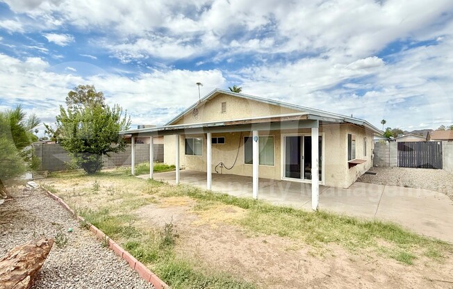 5625 W CAMPO BELLO DR