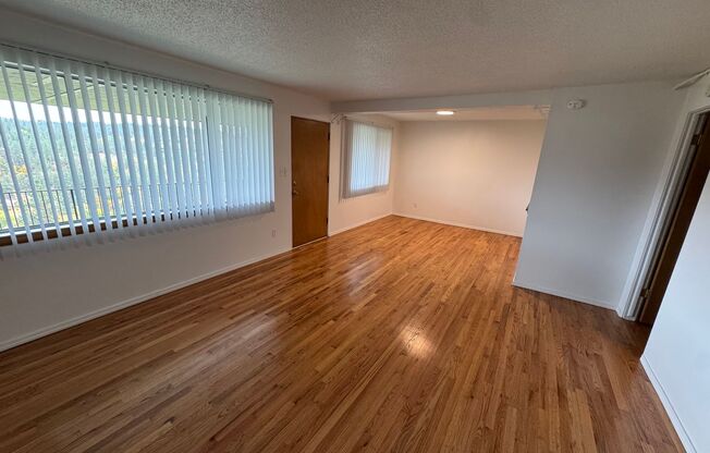 1 bed, 1 bath, 725 sqft, $1,095, Unit Unit 11