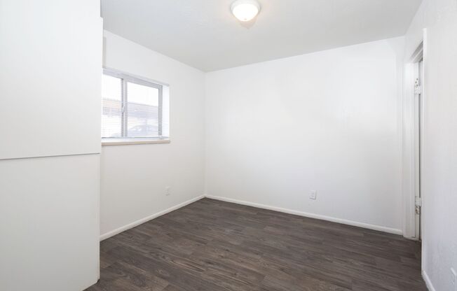 1 bed, 1 bath, 430 sqft, $995, Unit 1-35
