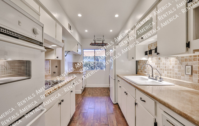 1107 W OSBORN RD