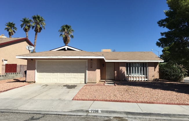 Gorgeous 4Bed/2Bath, 1-Story Home located in the West part of the valley