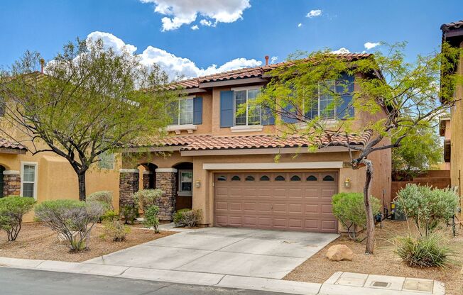 *MOUNTAINS EDGE 3 BED 2.5 BATH * COMMUNITY POOL, FITNESS CENTER, AND SPA *