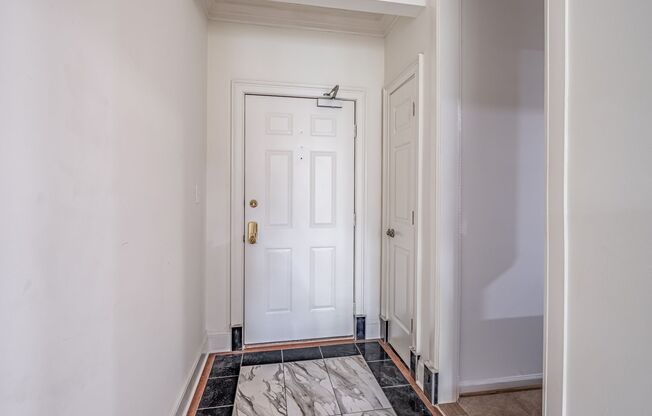 2 beds, 2 baths, $1,850, Unit 412