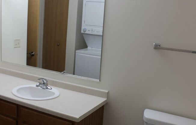 2 beds, 1 bath, 1,300 sqft, $1,299.99, Unit 2250-05