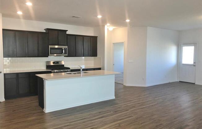 210 CRYSTAL RIV RD