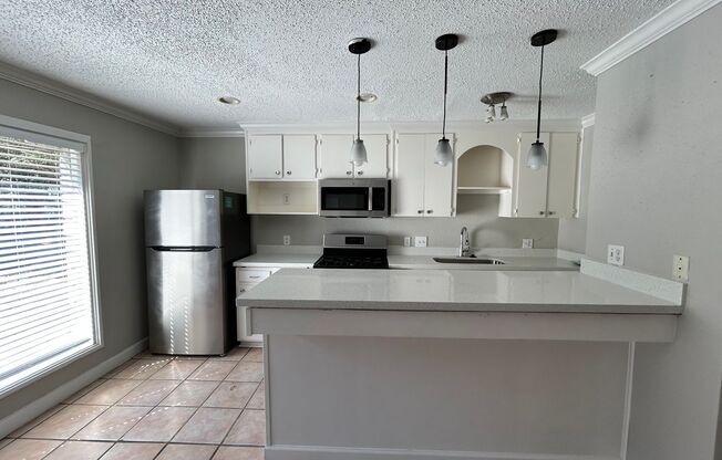 2 beds, 1 bath, 1,050 sqft, $1,395, Unit 107