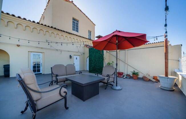 Chateau Nob Hill Apartments