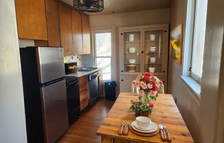 1 bed, 1 bath, 700 sqft, $1,050, Unit 716 EB 2