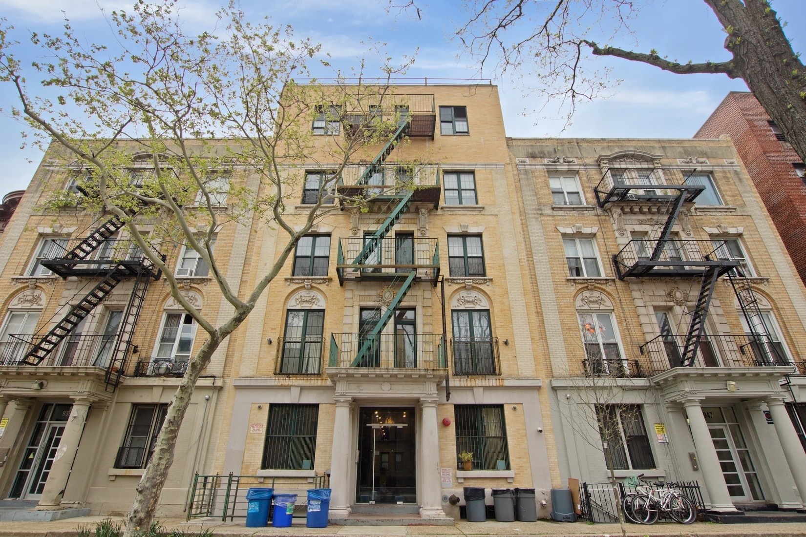 943 SAINT MARK'S AVE