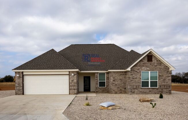 Stylish Glen Rose Home with Open Layout