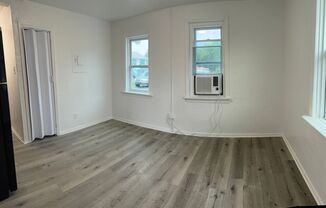 Studio, 1 bath, 500 sqft, $900