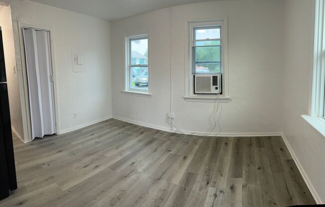 Studio, 1 bath, 500 sqft, $900