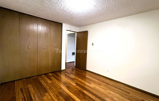 2 beds, 1 bath, $1,395, Unit #7